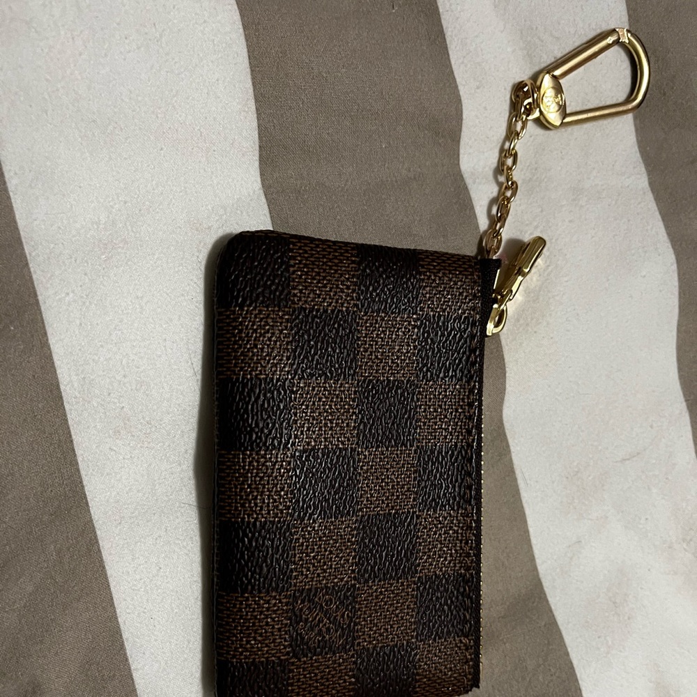 LV Pouchette